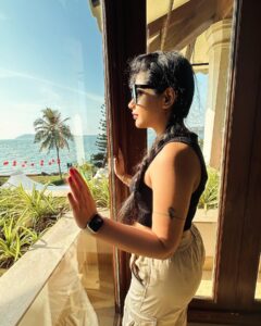 Nayana Elza Instagram - 🌞 . . . . . . . . . . . . . . . . . . . . . . . . . . #sunlight #goadiaries #beach #light #goa #nayanaelza #picsart