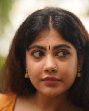 Nayana Elza Instagram - ഭദ്ര
.
.
.
.
📸 @portraits_by_shone 
Dhawani @byhand.in 
.
.
.
.
.
.
.
.
.
.
.
.
.
.
.
.
#dhawani #shoots #tamil #musturdyellow #instafashion #vintage #vintagestyle