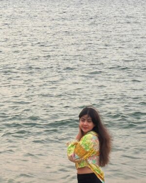 Nayana Elza Instagram - The beach is my happy place🏖️
.
.
.
.
.
.
.
.
.
.
#beach #weavesofindia #beachlife #sand #sea #beachgirl
