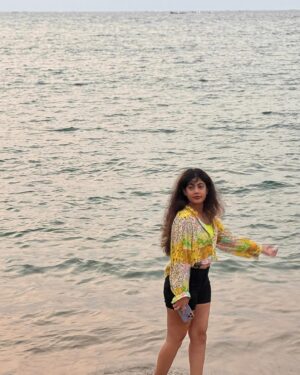 Nayana Elza Instagram - The beach is my happy place🏖️
.
.
.
.
.
.
.
.
.
.
#beach #weavesofindia #beachlife #sand #sea #beachgirl