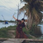 Nayana Elza Instagram – നില ✨
.
.

Photography: @_harikumar._ @haaary._ 
Stylist @merlin_lizbet 
Bts : @thekochimachan 
Photography assist : @__naim.___ @_fahadh_x_
Costume @sahasraksh_designstudio 
.
.
.
.
.
.
.
.
.
.
#naturephotography #green #kerala #dhawani #nayanaelza #moments #tamilponnu #shooting