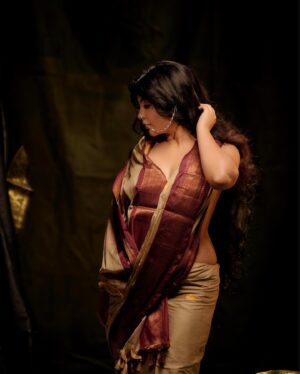 Nayana Elza Instagram - Traditional fashion with a touch of grace ✨
.
.
📸 @jibinartist @plan.b.actions 
Styling @merlin_lizbet 
MUA @ajayanmakeupartist 
  @sibin_hair_stylist 
Saree @kathirlooms 
.
.
.
.
.
.
#sareefashion #traditional #elegance #shoot #picoftheday #nayanaelza #fashion #style #classic