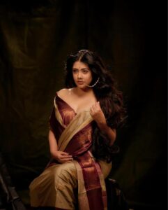 Nayana Elza Instagram - Embracing traditions with a dash of elegance ✨ . . 📸 @jibinartist @plan.b.actions Styling @merlin_lizbet MUA @ajayanmakeupartist @sibin_hair_stylist Saree @kathirlooms . . . . . . . . . . . . . #shoot #sareefashion #traditionalart #sareeelegance #fashion #style #nayanaelza #sareeindia