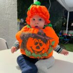 Naydelin Navarrete Instagram - trick or treat? 👻🎃🕯 Por favor díganme q opinan de la ultima foto? #happyhalloween #anabelle #pumpkin #family