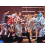 Naydelin Navarrete Instagram - Y arrancamos la gira de @2000sxsiempre !! GRACIAS por nuestro primer concierto sold out, lleno de amor, nostalgia y por permitirme volver a ser niña y cantar y corear con todos ustedes las canciones con las que crecimos! Nos vemos pronto en tu ciudad! ➡️Next stop: Queretaro #pepsicenter #gira #conciertos #2000sxsiempre #soldout