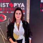 Nazan Kesal Instagram - 2.Uluslararası Distopya Film Festivali Onur ödülü için layık görenlere şükran🙏🏻 Bu ödül #iranda kadın,özgürlük ve yaşam mücadelesi veren kızkardeşlerimiz için✌🏻💐 #mahsaamini🌹
