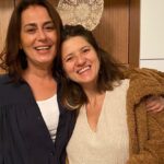 Nazan Kesal Instagram - Filmler biter,dostluklar kalır geriye🙏🏻Suyun Yüzü film senaryosunu dört yıldır ince ince işleyip ilk uzun metrajında beni hayalinin bir parçası yaptığı için yönetmenimiz Zeynep e, Yapımcımız Utkuya ve tüm emeği geçenlere şükran🙏🏻💐Nice bağımsız filmlere🔥#suyunyüzü #sinemafilmi