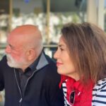 Nazan Kesal Instagram - Yine de yetiştim imzaya🥰😎 @kesalercan @kronikkitap #cebimdekiekmekkırıntıları #remzikitabevi #imzagünü