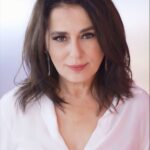 Nazan Kesal Instagram - Güzel bir anı oldu.🥰Kalsın burada..🫶Hayranlara da selam olsun✋🏾💐iyilikle sevgiyle kalın..Daima🙏🏻Teşekkürler @verissimotv @mediasetinfinity @cristiano.demasi