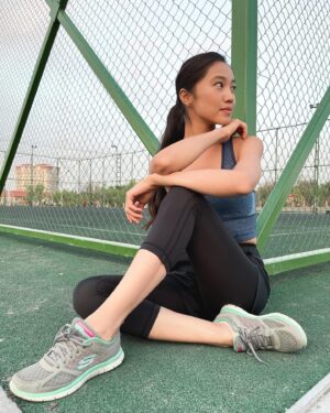 Nazbiike Aidarova Instagram - Этот год для всех нас Кыргызстанцев проходит благополучным в области спорта. Внеси и ты свой вклад в развитие спорта , и так же вклад за сохранение «Снежного Барса» вместе с @Nomadsportkg 
Мы с @sa_abdrakhmanov , решили принять участие в забеге и поддержать  @nomadsportkg, выбрали для себя дистанции 5км.  Стань примером - Беги со смыслом вместе с нами ! 🏃 
Получи скидку 10% по моему промокоду «12345» 

💥4 дистанции:💥
📍Дистанция солидарности - 1 км
📍1.1studio 5 км
📍14 км
📍21.1 км

Только 26 сентября ты сможешь пробежать по центральным улицам Бишкека,🤩 финишируя на Центральной Площади Ала-Тоо🇰🇬 

*Часть собранных средств будет выделено в глобальную программу по сохранению Снежного Барса и его экосистем 

Регистрация на сайте nomadsport.net✅ 
📞По вопросам обращайся по номеру 0554 600 707
📌Офис Nomad Sport: ул. Масалиева 33/1