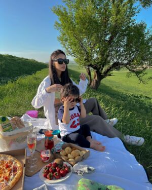Nazbiike Aidarova Instagram - 🍕🍓