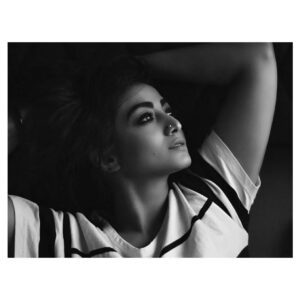 Nazia Haque Orsha Instagram - 🤍🖤
