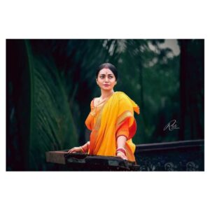 Nazia Haque Orsha Instagram - Just a "Naree in a saree" 😌🌻