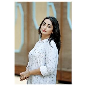 Nazia Haque Orsha Instagram - Dressed in white, felling just right 🕊️