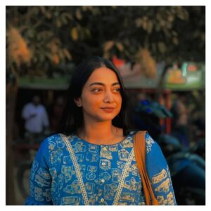 Nazia Haque Orsha Instagram - Living in my own thoughts 🩵