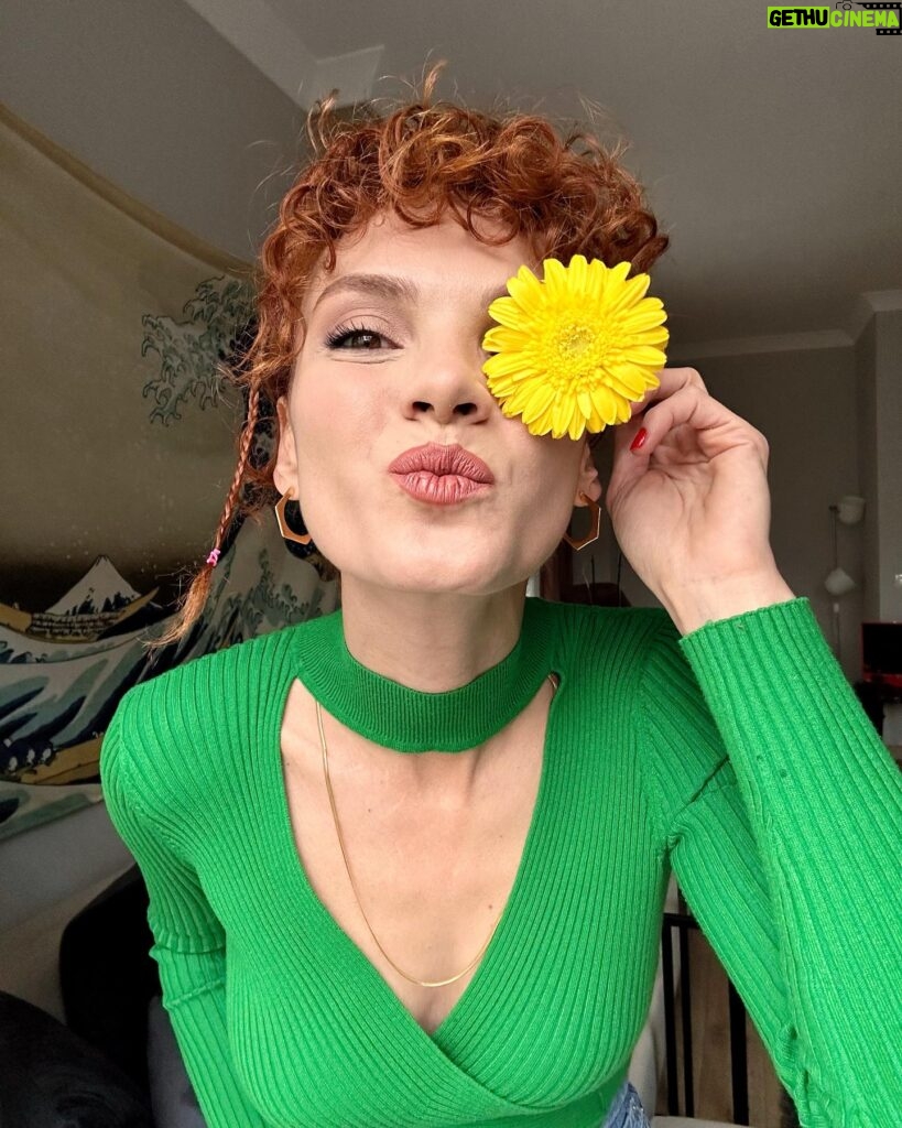 Nazlı Senem Ünal Instagram - 🌼💚mevsim kış, içimiz bahar 🌼💚