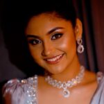 Naznin Nahar Niha Instagram - 📷 - @syedshahewar.hussain.7 Makeup - @zahidkhanbridalmakeover Dress - @safiya_sathi