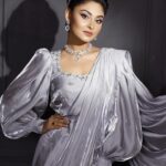 Naznin Nahar Niha Instagram - Makeup - @zahidkhanbridalmakeover Outfit - @safiya_sathi Photography - M H Bipu