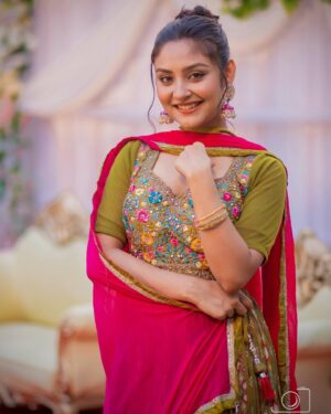Naznin Nahar Niha Instagram - Meril-Prothom Alo Award 2023

আপনাদের ভোটে আমি “লাভ সেমিস্টার" নাটকের জন্য সেরা নবাগত অভিনয়শিল্পী বিভাগে মনোনয়ন পেয়েছি।

আপনারা সবাই অনলাইন, এস এম এস  এবং কুপন এর মাধ্যমে ভোট দিতে পারবেন, ভোট দিবার শেষ সময় 
২৮ এপ্রিল ২০২৪।

★SMS : আপনার মোবাইলের মেসেজ অপশনে গিয়ে টাইপ করুন MP <space> 7h এবং তা পাঠিয়ে দিন 22221 এই নম্বরে | অর্থাৎ,
Type: MP 7h
Send: 22221

⚠️ বি: দ্র: একটি সীম থেকে কেবল একটি ক্যাটাগরিতে এক বার ভোট করা যাবে ! এবং এসএমএস প্যাক বা ইমার্জেন্সি ব্যালেন্স ব্যবহার করে ভোট দিলে তা গ্রহণ হবে না।

★Online Vote : https://services.prothomalo.com/mpaward/awards.php

★Coupon :
প্রতি শুক্রবার প্রকাশিত প্রথম আলো পত্রিকা থেকে কুপন কেটে তা পূরণ করে পাঠাতে হবে এই ঠিকানায়-
মেরিল-প্রথম আলো পুরস্কার ২০২৩
প্রথম আলো ভবন।
১৯ কারওয়ান বাজার, ঢাকা-১২১৫।
