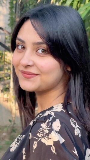 Naznin Nahar Niha Instagram - Dil Hara🖤