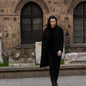 Neda Spasova Instagram - 📸 @kristina.likova.photography ❤️
Кой е любимият ти цвят?
Аз: ... 😂 
🤷🏻‍♀️
.
.
.
#photoshoot #photography #portrait #portraitphotography #sofia #streets #spring