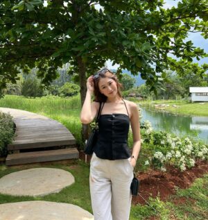Neen Suwanamas Instagram - happy soul🫶🏻🍃☁️🥑🐑
(กางเกงเลอะเพราะโดนเต่าเหยียบฮะ)