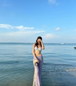 Neen Suwanamas Instagram - wanna play mermaids 🐳
