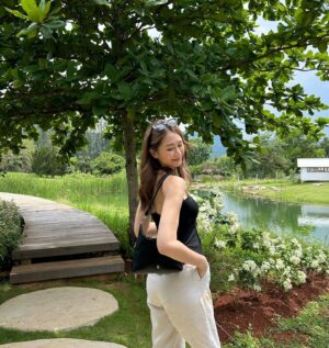 Neen Suwanamas Instagram - happy soul🫶🏻🍃☁️🥑🐑
(กางเกงเลอะเพราะโดนเต่าเหยียบฮะ)