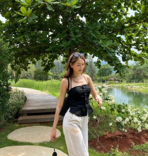 Neen Suwanamas Instagram - happy soul🫶🏻🍃☁️🥑🐑
(กางเกงเลอะเพราะโดนเต่าเหยียบฮะ)