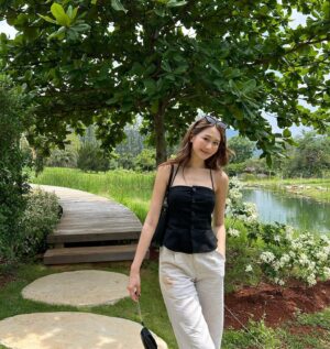 Neen Suwanamas Instagram - happy soul🫶🏻🍃☁️🥑🐑
(กางเกงเลอะเพราะโดนเต่าเหยียบฮะ)