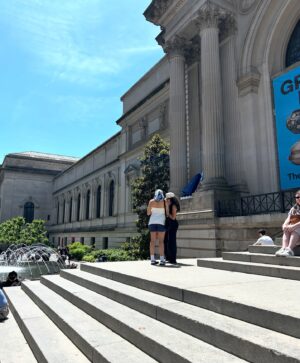 Neen Suwanamas Instagram - where history and art collide.🏛️