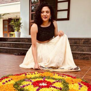 Neeta Pillai Instagram - Onam 2023🌸🌼… counting down..
📸 @the.ducaman 🥰
.
.
.
.
#onam #countdown #kerala
