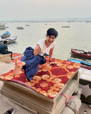 Neeti Palta Instagram - In the spirit of Varanasi ❤️
.
.
#varanasi_ghat #varanasi #ganga #gangakinare #yoga #yogagirl #yogalove #yogapractice