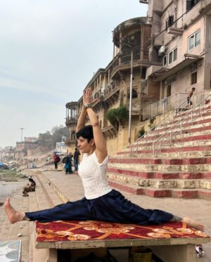 Neeti Palta Instagram - In the spirit of Varanasi ❤️
.
.
#varanasi_ghat #varanasi #ganga #gangakinare #yoga #yogagirl #yogalove #yogapractice