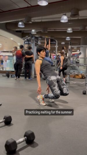 Neeti Palta Instagram - Practicing melting for the summer. 
.
.
.
.
#gymlover #gymgirl #sissysquats #legdayworkout #legdaymotivation #legday #practice