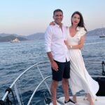 Nefise Karatay Instagram - Evliliğimizin 11.yılını geride bırakmanın mutluluğu..Kızımız ile elele kalp kalbe sevgiyle sağlıkla daha nice yıllara❤️🧿