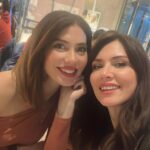 Nefise Karatay Instagram - Yüz yogası dendiğinde benim için tek isimdir O♥️ Üstelik canımın taa içidir @tuvanaeroltuu♥️