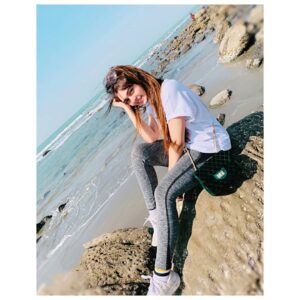 Neha Amandeep Instagram - Did you let go of my hand for a castle made of sand ? .
.
JOY JOY DEBI on 10th February at 7pm on ZEE BANGLA CINEMA ..do watch it 😉
.
.
.
.

#cox'sbazar #bangladesh #sunkissed #beachwaves #travelgram #traveldiaries #happyness #peace #zeebanglacinema #alia