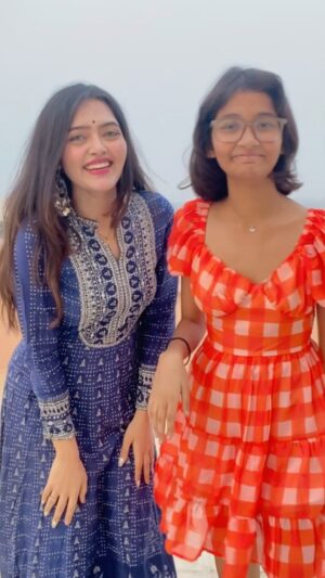 Neha Amandeep Instagram - Pov : when you convince your sister to make reels with you.
.
.
.
.
#trendingreels #followtrend #dance #dancechallenge #indianwear #indian #kolkata #reelsinstagram #instadaily #fun #love #instadaily #instagood #instalike