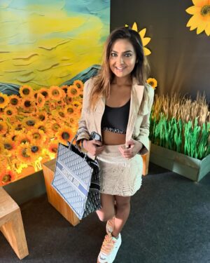 Neha Deshpande Instagram - Art is not what you see but what you make others see 🖼️🖌️🎨
@vangogh.global 💘
