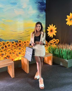 Neha Deshpande Instagram - Art is not what you see but what you make others see 🖼️🖌️🎨
@vangogh.global 💘