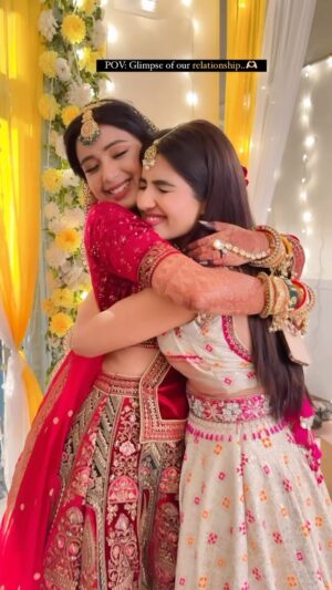 Neha Solanki Instagram - Our bond 🫶🏻❤️🌷👩‍❤️‍💋‍👩
____________________
Titli🦋& Hiral❤️

❀

❀

❀

❀

#siblingslove❤️ #sistersquad #sisterlove #ourbond #titli #starplus #nehasolanki #nishisinghofficial