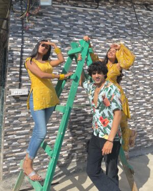 Neha Solanki Instagram - Happy Raksha Bandhan siblings😘 @nehasolankioffl @devishahuja23 

Tripling”❤️ Titli, Chintu & Hiral !!🫶🏻#titli 🦋

______________

❀

❀

❀

#siblings #onscreensiblings #rakhi2023 #starplus 
#happyrakshabandhan #ourbond #nehasolanki #devishahuja #nishisinghofficial