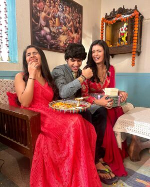 Neha Solanki Instagram - Because of you both , I laugh a little harder and smile a lot more. Happy Rakhi !!❤️🫶🏻#siblingslove 
____________________

✩

✩

✩

✩

✩

#happyrakshabandhan #rakhi2023 #titli #chintu #hiral #nishisinghofficial #nehasolanki #devishahuja #siblings #siblingsgoals💕