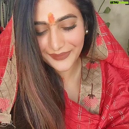Neha Saxena Instagram - ❤️♾️🧿✨️ Old songs are cure to my heart food to my soul medicine to my brain 🙈🤣🤭❤️❤️❤️🧿✨️🌸 🎶 🎵 @nehasaxenaofficial #nehasaxena #godsblessedchild😇 #reels #instagram #hindi #old #songs #soulfood #loveit #music #heals #takeyoubackintime #instagram #instapost #saadgi #mohabbat #purane #gaane #myfavourite #reelitfeelit #gratitude #forever #godblessusall #iloveuall #jaimatadi #om #omsairam🙏 🕉🔱🛕🚩🌸✨️♾️🎵🎶🧿❤️❤️❤️❤️🧿