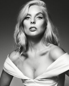 Actress Nell Hudson HD Instagram Photos and Wallpapers January 2024