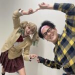 Nene Shida Instagram - 🌹 舞台『かげきしょうじょ‼︎』無事終演致しました✨ ご来場いただいた皆様、配信をご視聴くださった皆様、改めましてありがとうございました。 初めて主演を務めさせていただき、約4年ぶり2度目の舞台で知らないことが多かったり、ダンスや歌も大好きだけど未経験で、不安な部分もありました。 座長として引っ張っていくぞ！と最初は根拠のない自信から始まって、稽古が進むにつれて自分の未熟さに気づき…それでもへこたれず！ 皆んなのそれぞれの伝え方で届けてくれる言葉に支えられていました。 劇場で公演が始まってからは、連日多くのお客様に来ていただいて、反応のひとつひとつが嬉しかったです😭 嬉しすぎてノリノリでさらさを演じてました♪ こんなにも愛されていて素敵な原作「かげきしょうじょ‼︎」。 渡辺さらさを演じられて幸せでした。 本当にキラキラな世界だったなぁ💭 キャストの皆様、スタッフの皆様、関係者の皆様、そしてお客様、本当にありがとうございました。 また皆んなとお芝居、お仕事できたら嬉しいです🥰 #斉木先生に直筆イラスト色紙いただきました✨ #すごい先生おちゃめなんです #よぉく見ると #辺渡さらさ #気付いたときの先生の焦りっぷりが可愛すぎました🤭 #志田音々を間違えないように意識しすぎたら #間違えちゃったらしいです #先生すごくお優しい #レアなので逆に嬉しいです♪