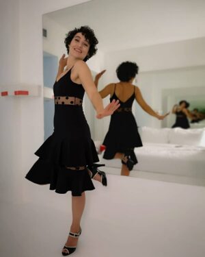 Nergis Öztürk Instagram - 💃#bunlarhep #düngeceden #birfotoğrafpaylaşayımdedi #güzeloldu #paylaştım
#styling #özgüründolabı #elbisemgüzel #paylaşmakgüzeldir @drozguresencetiner 💋