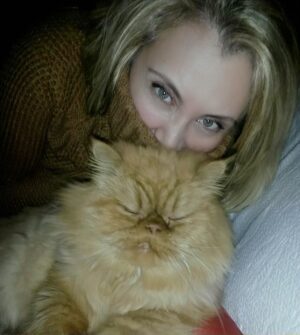 Nergis Kumbasar Instagram - Garfield ❤️ Sen benim en sevdiğim kediydin🥲🌸