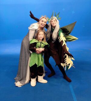 Nergis Kumbasar Instagram - @arasozdoyran 💚 @nisabolukbasi 🥑 @sihirliannemexxendizi 💫